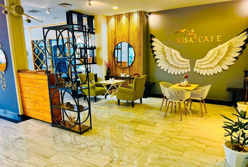 Golden Crown Hotel Alseeb Muscat Екстериор снимка